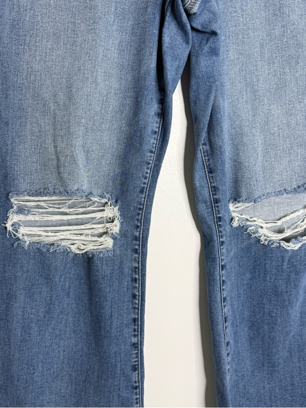 American Eagle Super High-Rise Flare Jeans Size 18 Distressed Next Level Stretch - Picture 2 of 9